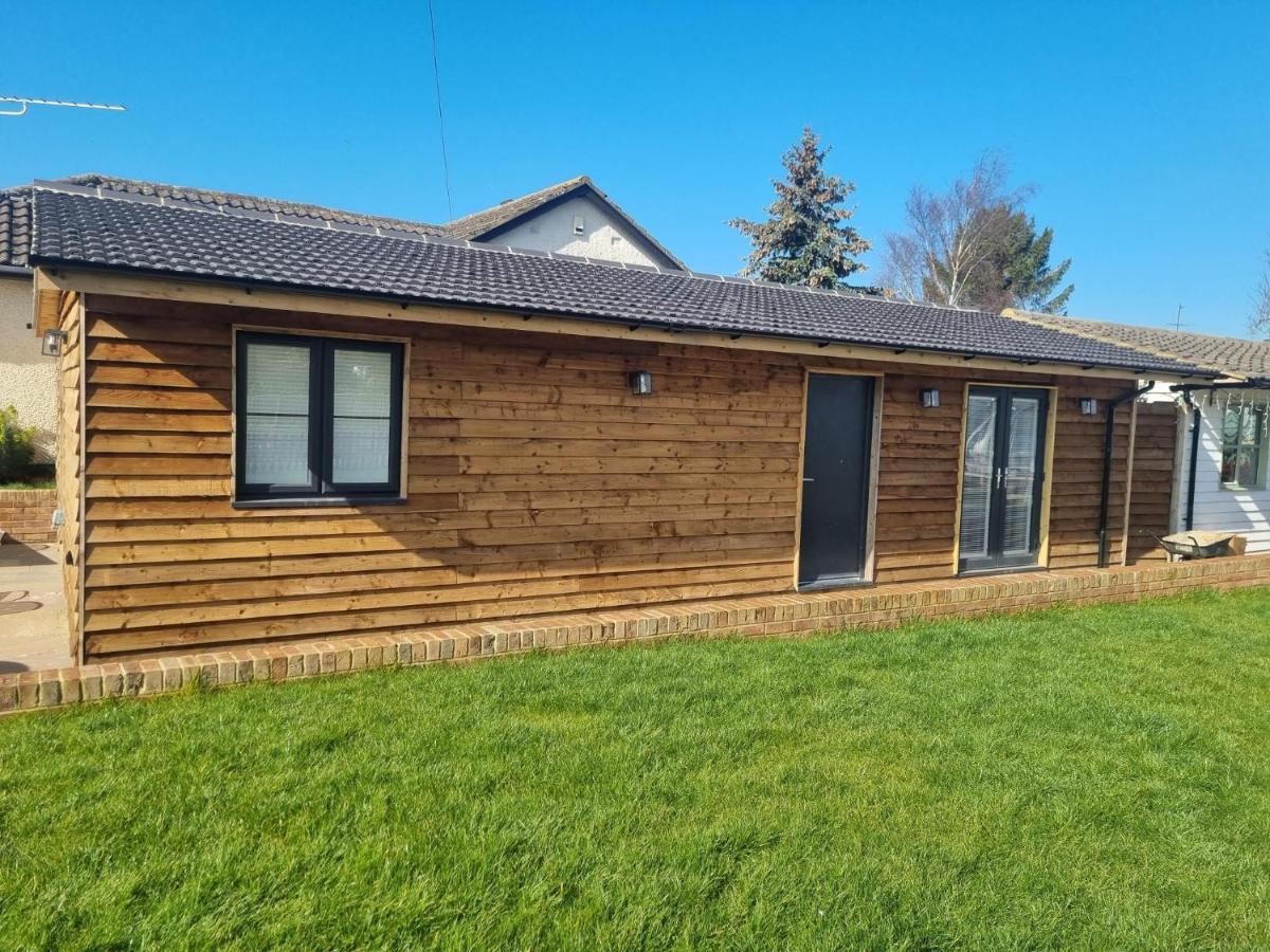 The Birch Lodge Located In Pegsdon Hexton Exterior foto